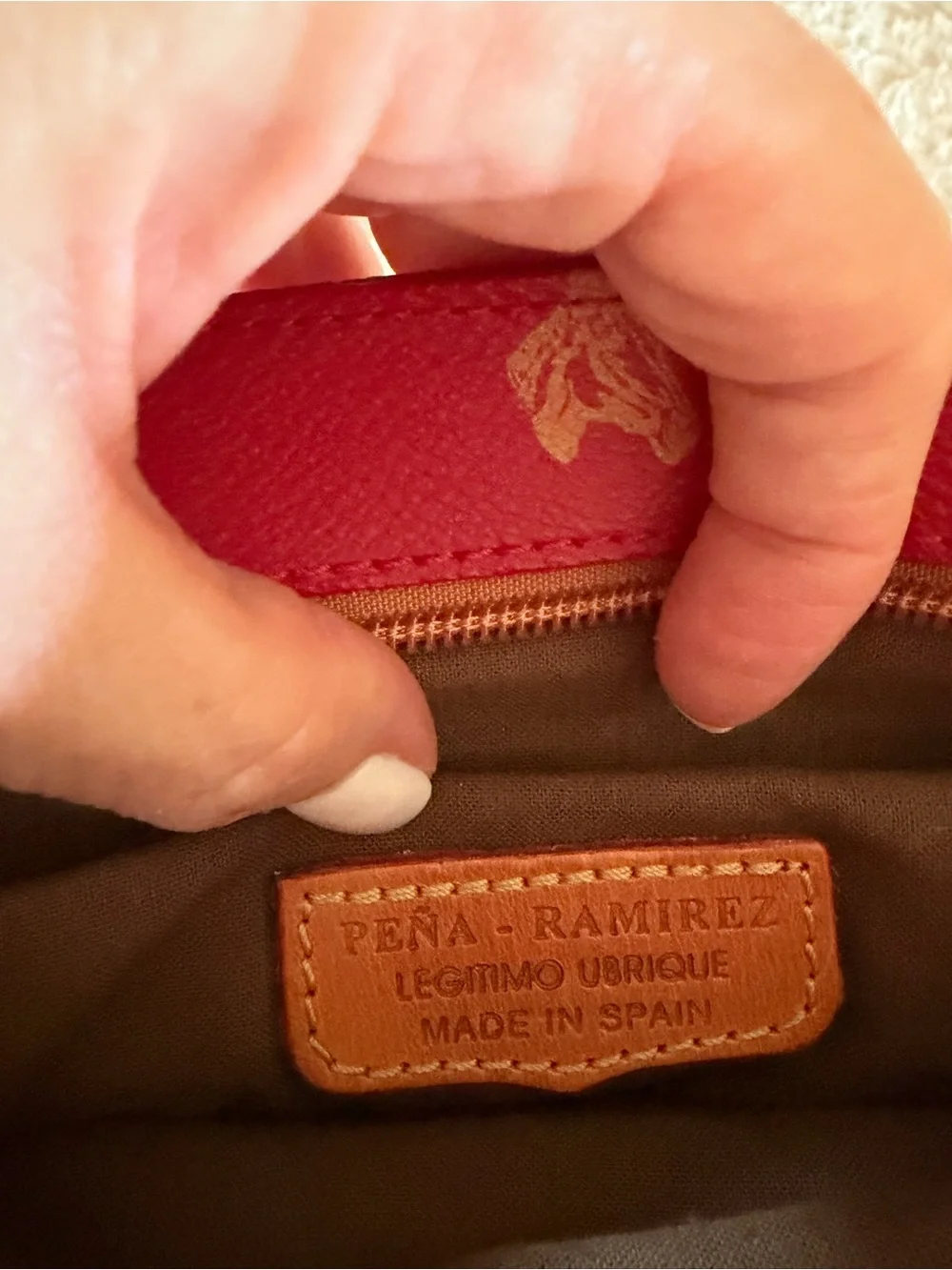 La Espuela red leather